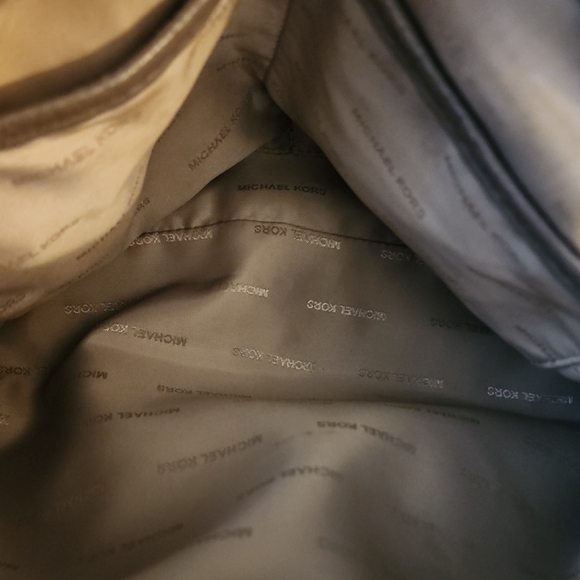 Michael Michael Kors Jet Set Chain Leather Tote. - Picture 4 of 16